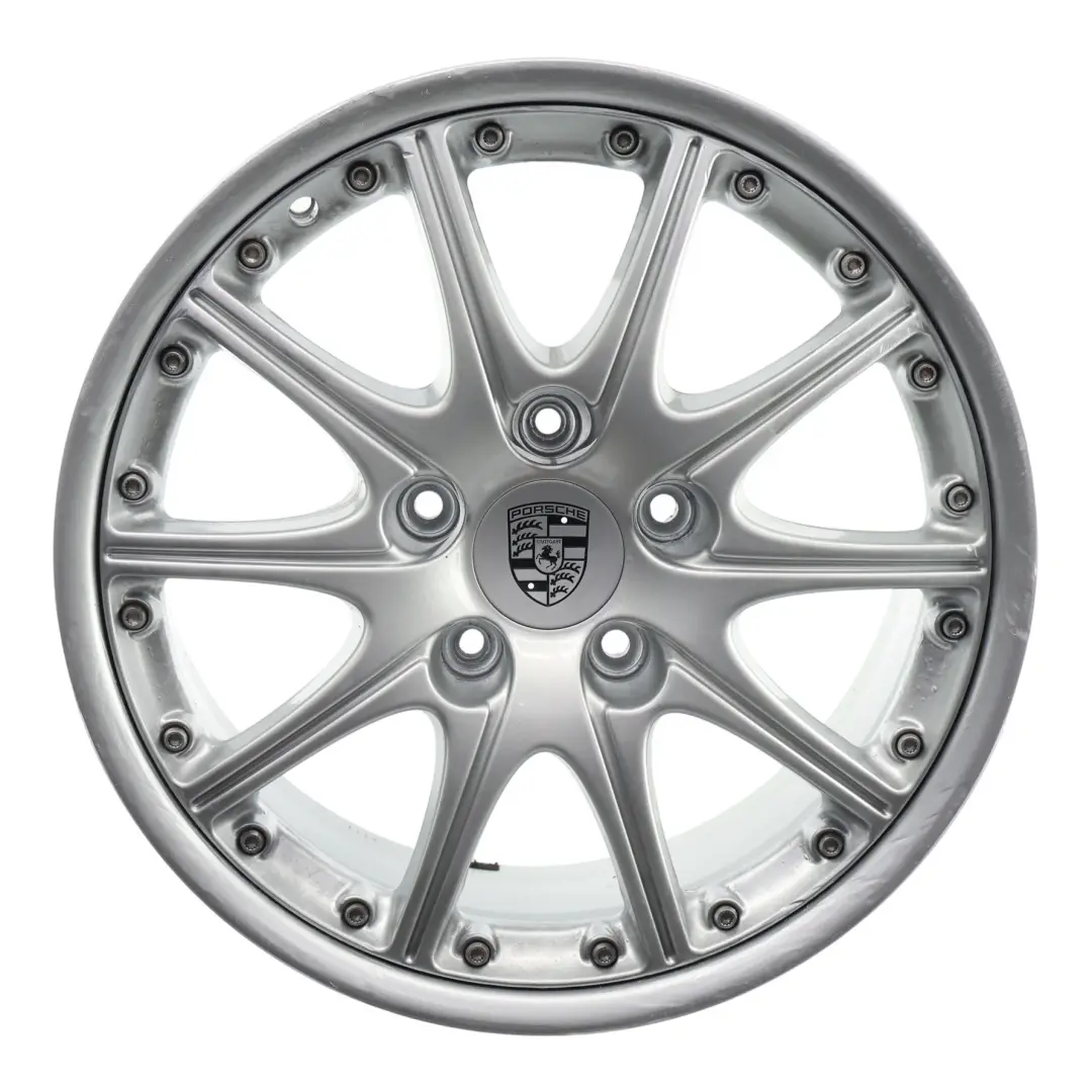 Cerchi In Lega Argento 18" 9J ET:52 99636213455 per Porsche Boxster 986 con numero di parte 99636213850 Porsche Boxster 986 Cerchi In Lega Argento 18" 9J ET:52 99636213455 - SKU 99636213850-1 - Numero di parte 99636213850