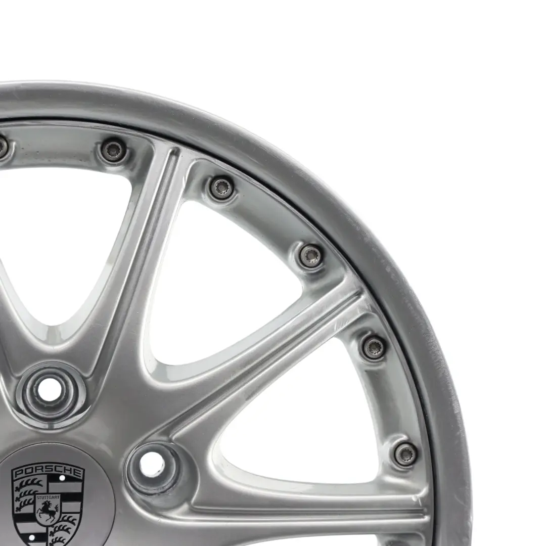 Jante Alliage Argentée 18" 9J ET:52 99636213455 pour Porsche Boxster 986 à propos du numéro de pièce 99636213850 Porsche Boxster 986 Jante Alliage Argentée 18" 9J ET:52 99636213455 - SKU 99636213850-1 - Numéro de pièce 99636213850