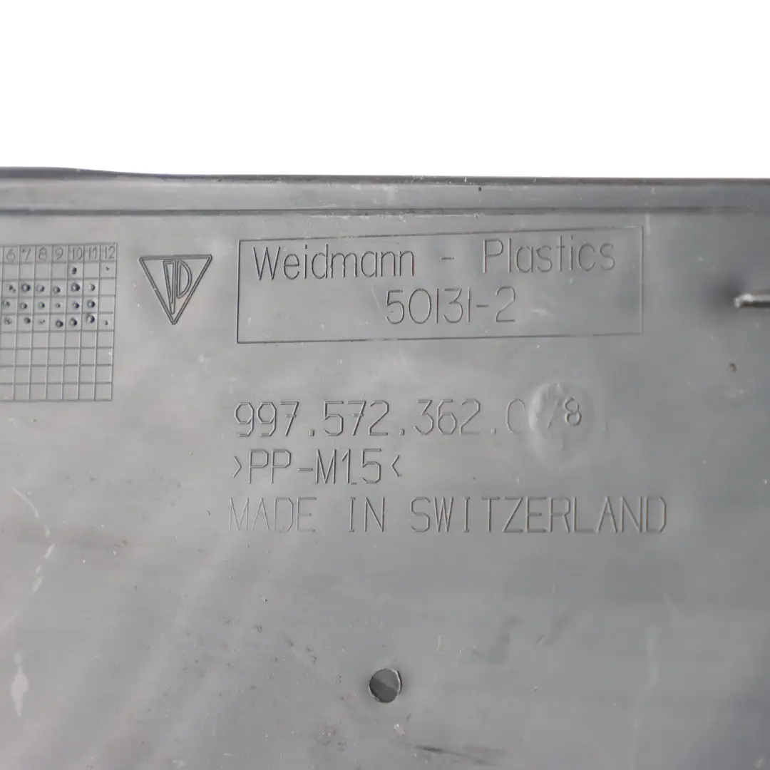 Front Scheiben Wischer Abdeckung Rechts für Porsche Cayman 987 mit Teilenummer 99757236208 Porsche Cayman 987 Front Scheiben Wischer Abdeckung Rechts - SKU 99757236208 - Teilenummer 99757236208