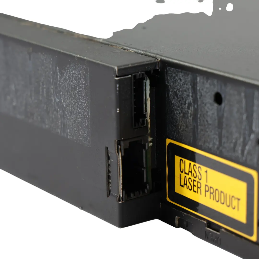 Porsche Cayenne 955 9PA Changeur 4 Disques CD/DVD - SKU 99764514003 - Numéro de pièce 99764514003