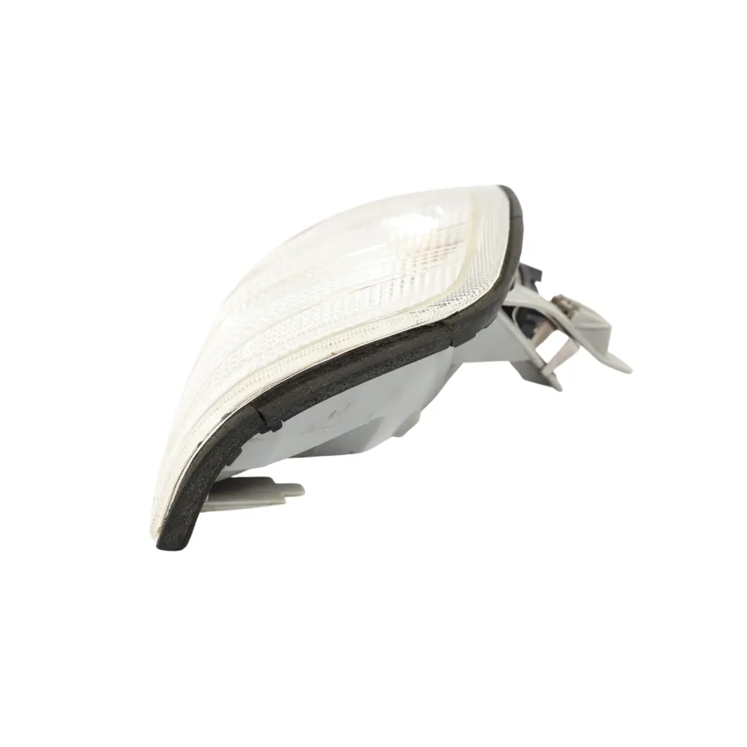 Mercedes S124 Clignotant Avant Droit - SKU A1248260843 - Numéro de pièce A1248260843