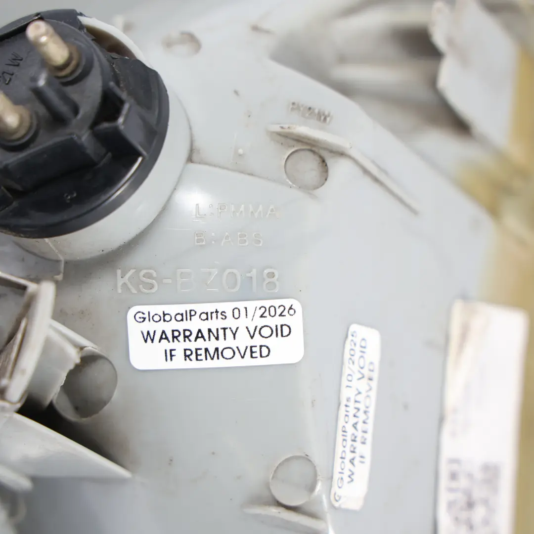 Lampeggiatore Luce Indicatore Direzione Anteriore per Mercedes S124 con numero di parte A1248260843 Mercedes S124 Lampeggiatore Luce Indicatore Direzione Anteriore - SKU A1248260843 - Numero di parte A1248260843