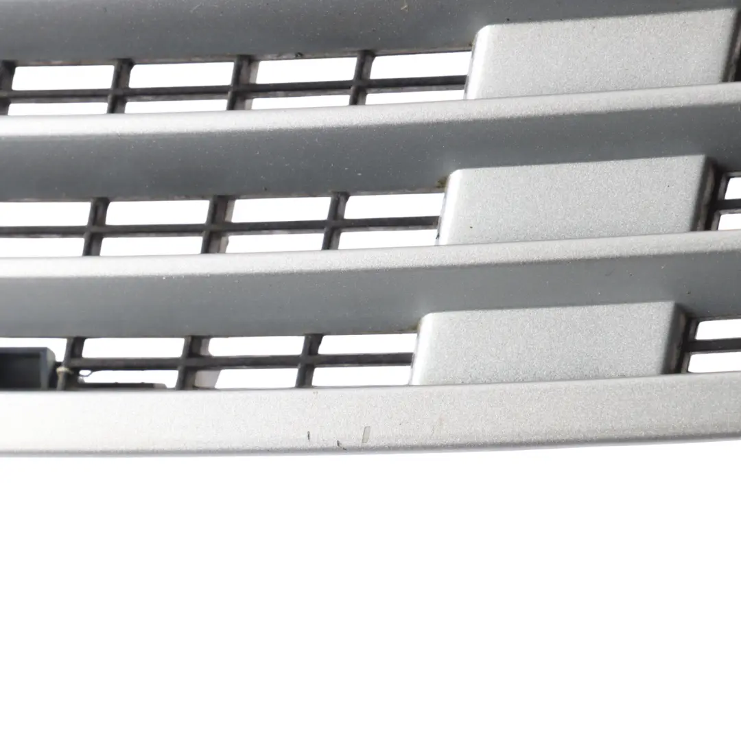Coperchio anteriore Griglia Iridium Silver - 775 per Mercedes W203 W209 con numero di parte A2038801905 Mercedes W203 W209 Coperchio anteriore Griglia Iridium Silver - 775 - SKU A2038801905-IRS - Numero di parte A2038801905