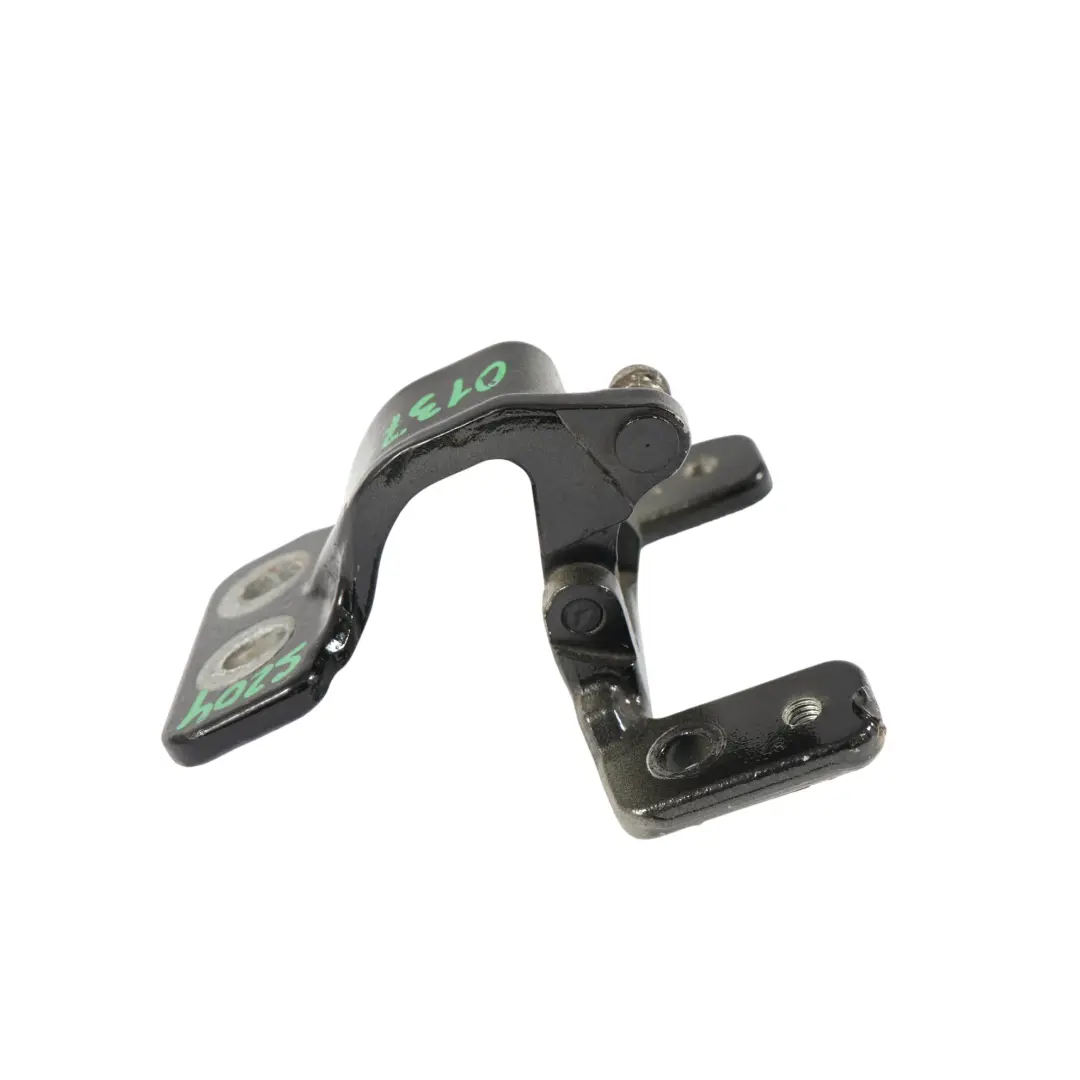 Charnière Hayon Arrière Gauche Break Noir Obsidien - 197 pour Mercedes W204 à propos du numéro de pièce A2047400137 Mercedes W204 Charnière Hayon Arrière Gauche Break Noir Obsidien - 197 - SKU A2047400137-OB - Numéro de pièce A2047400137