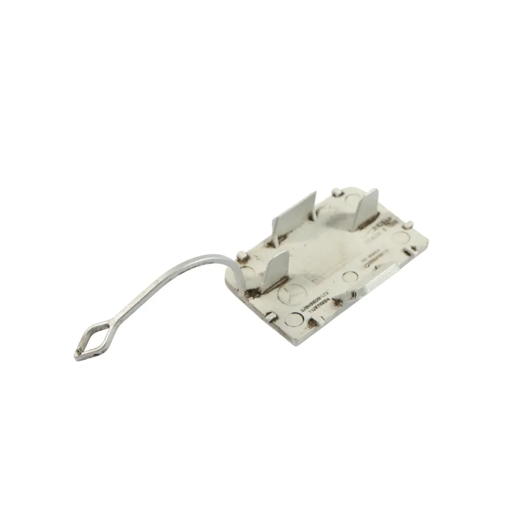 Cache Volet Anneau Remorquage Pare Chocs Avant Argent Iridium 775 pour Mercedes S204 à propos du numéro de pièce A2048850426 Mercedes S204 Cache Volet Anneau Remorquage Pare Chocs Avant Argent Iridium 775 - SKU A2048850426-IRS - Numéro de pièce A2048850426
