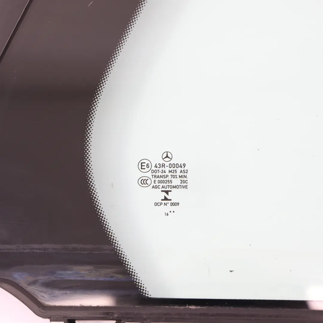 Fenêtre De Quartier Fixe Arrière Droite Vitres Teintées AS3 pour Mercedes S205 à propos du numéro de pièce A2057300355 Mercedes S205 Fenêtre De Quartier Fixe Arrière Droite Vitres Teintées AS3 - SKU A2057300355 - Numéro de pièce A2057300355