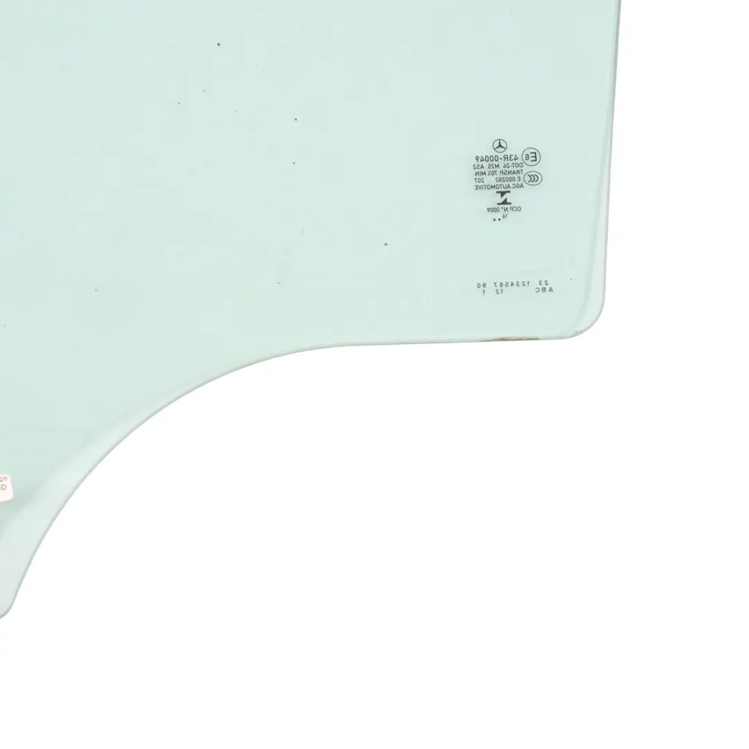 Vetro Finestra Porta Posteriore Destra Verde AS2 per Mercedes S205 con numero di parte A2057350310 Mercedes S205 Vetro Finestra Porta Posteriore Destra Verde AS2 - SKU A2057350310 - Numero di parte A2057350310