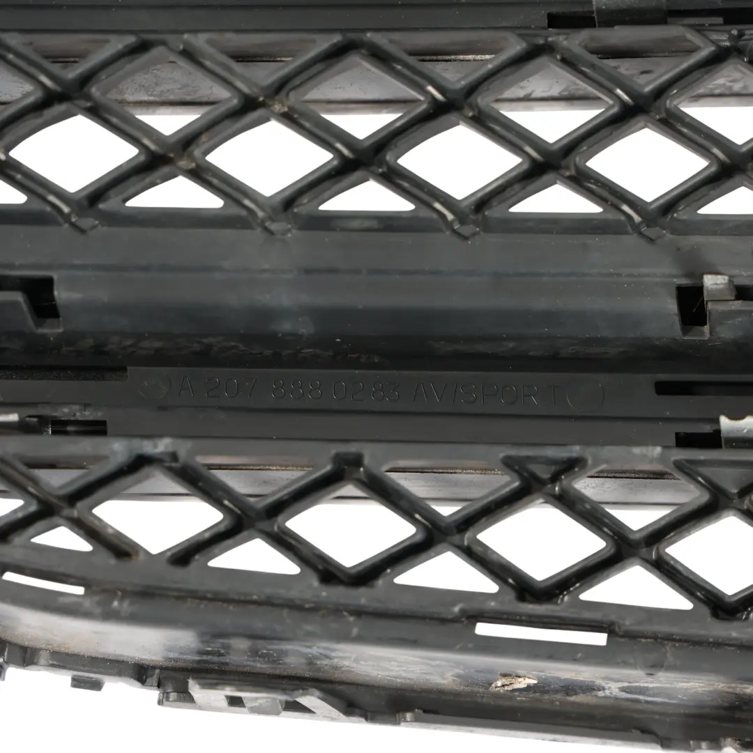 W207 A207 C207 AMG Grill Atrapa Zderzaka Przód do Mercedes o numerze A2078800283 Mercedes W207 A207 C207 AMG Grill Atrapa Zderzaka Przód - SKU A2078800283-1 - Numer Części A2078800283