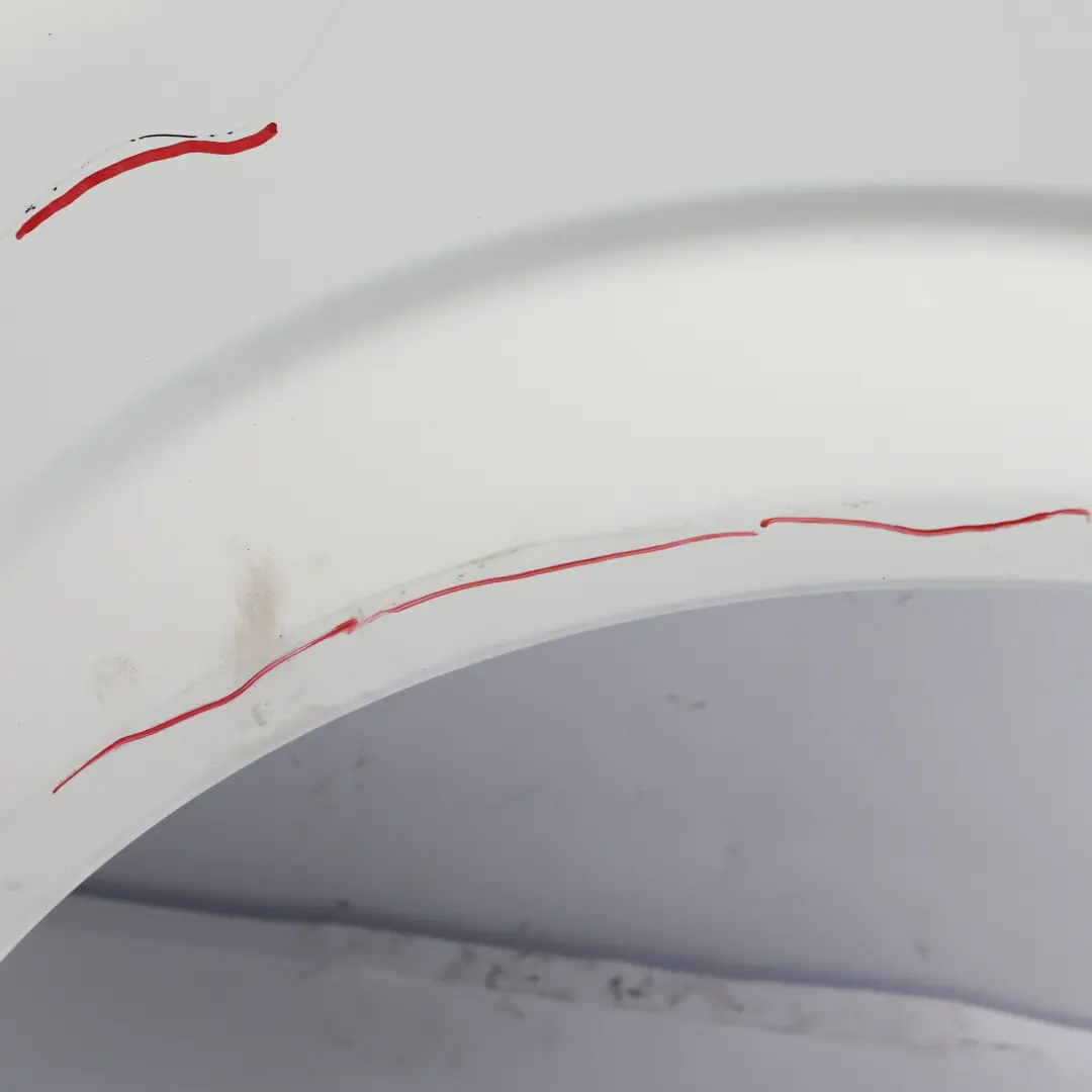 Pannello Alare Anteriore Sinistro Parafango Arctic White - 9147 per Mercedes W639 con numero di parte A6396305107 Mercedes W639 Pannello Alare Anteriore Sinistro Parafango Arctic White - 9147 - SKU A6396305107-ARW7 - Numero di parte A6396305107