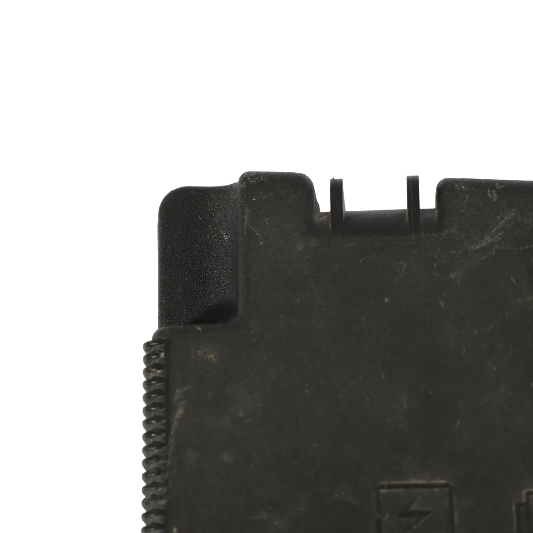 Scatola Fusibili Alloggiamento Coperchio Trim Cap per Ford Fiesta Mk7 con numero di parte AE8T-14A003-AA Ford Fiesta Mk7 Scatola Fusibili Alloggiamento Coperchio Trim Cap - SKU AE8T-14A003-AA - Numero di parte AE8T-14A003-AA