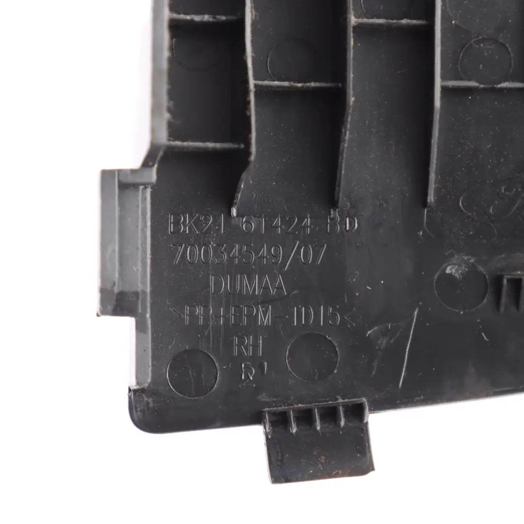 Mk8 Recubrimiento Asiento Interior Derecho para Ford Transit Custom con número de pieza BK21-61424-BD Ford Transit Custom Mk8 Recubrimiento Asiento Interior Derecho - SKU BK21-61424-BD - Número de pieza BK21-61424-BD