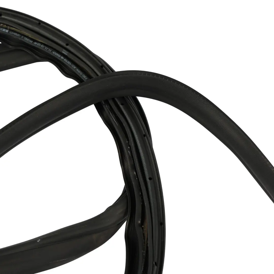 Guarnizione Guarnizione Porta Anteriore Destra per Ford Transit VII con numero di parte BK21-V20708-AB Ford Transit VII Guarnizione Guarnizione Porta Anteriore Destra - SKU BK21-V20708-AB - Numero di parte BK21-V20708-AB