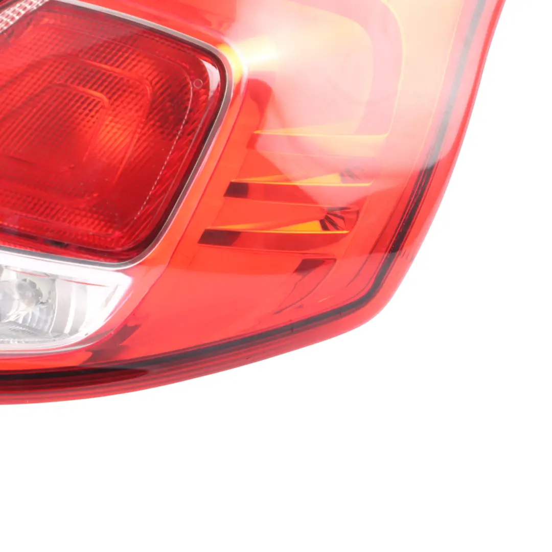 Lampa Zewnętrzna Prawy Tył do Ford Fiesta Mk7 o numerze C1BB-13404-AE Ford Fiesta Mk7 Lampa Zewnętrzna Prawy Tył - SKU C1BB-13404-AE - Numer Części C1BB-13404-AE