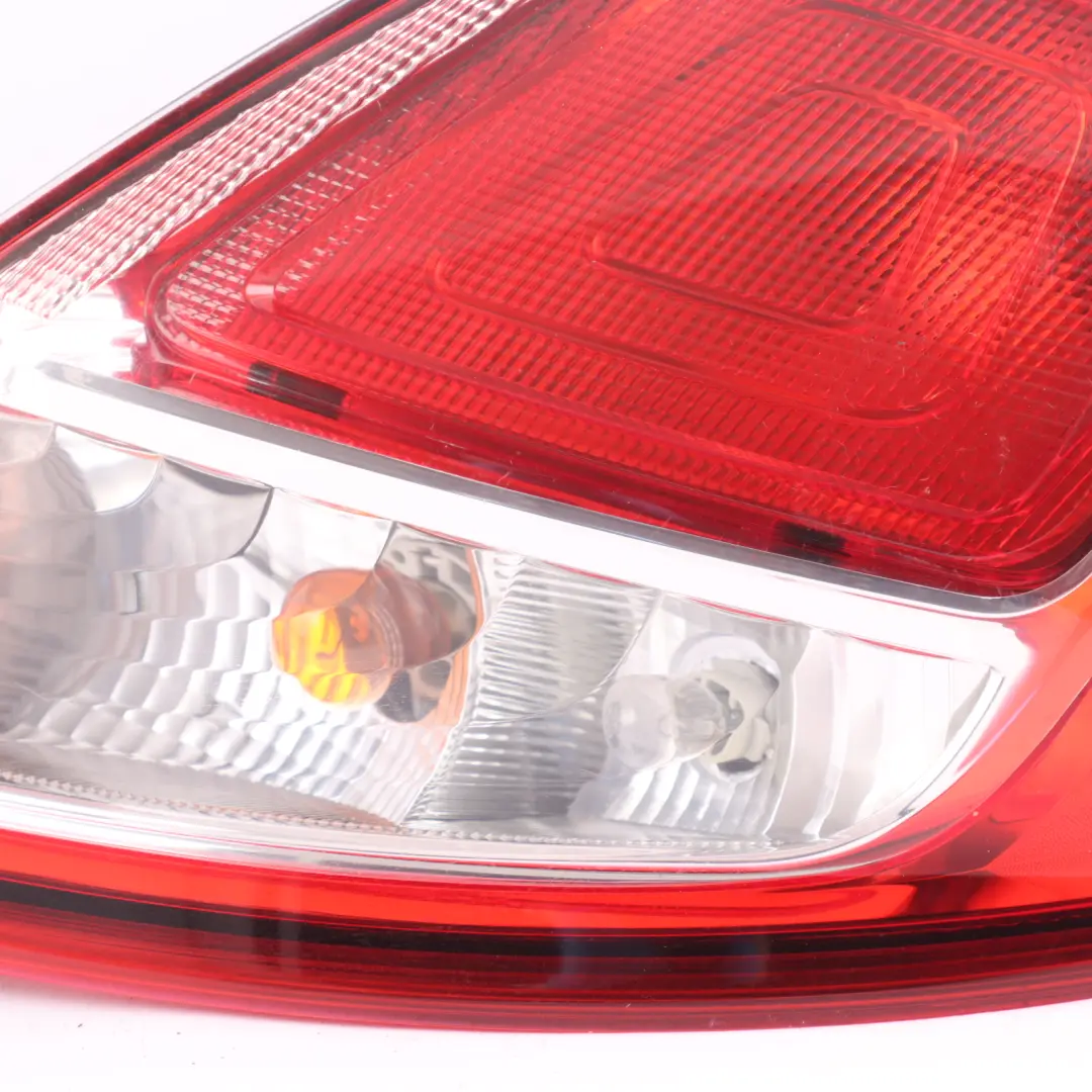Ford Fiesta Mk7 Fanale Posteriore Esterno Destro - SKU C1BB-13404-AE - Numero di parte C1BB-13404-AE