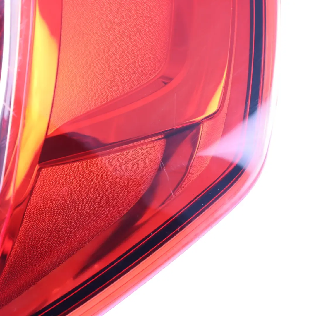 Hinteres Äußeres Rücklicht Lampe Rechts A für Ford Fiesta Mk7 mit Teilenummer C1BB-13404-BA Ford Fiesta Mk7 Hinteres Äußeres Rücklicht Lampe Rechts A - SKU C1BB-13404-B - Teilenummer C1BB-13404-BA