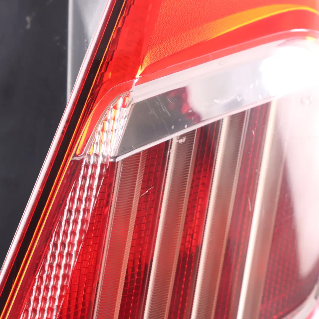 Hinteres Äußeres Rücklicht Lampe Rechts A für Ford Fiesta Mk7 mit Teilenummer C1BB-13404-BA Ford Fiesta Mk7 Hinteres Äußeres Rücklicht Lampe Rechts A - SKU C1BB-13404-B - Teilenummer C1BB-13404-BA