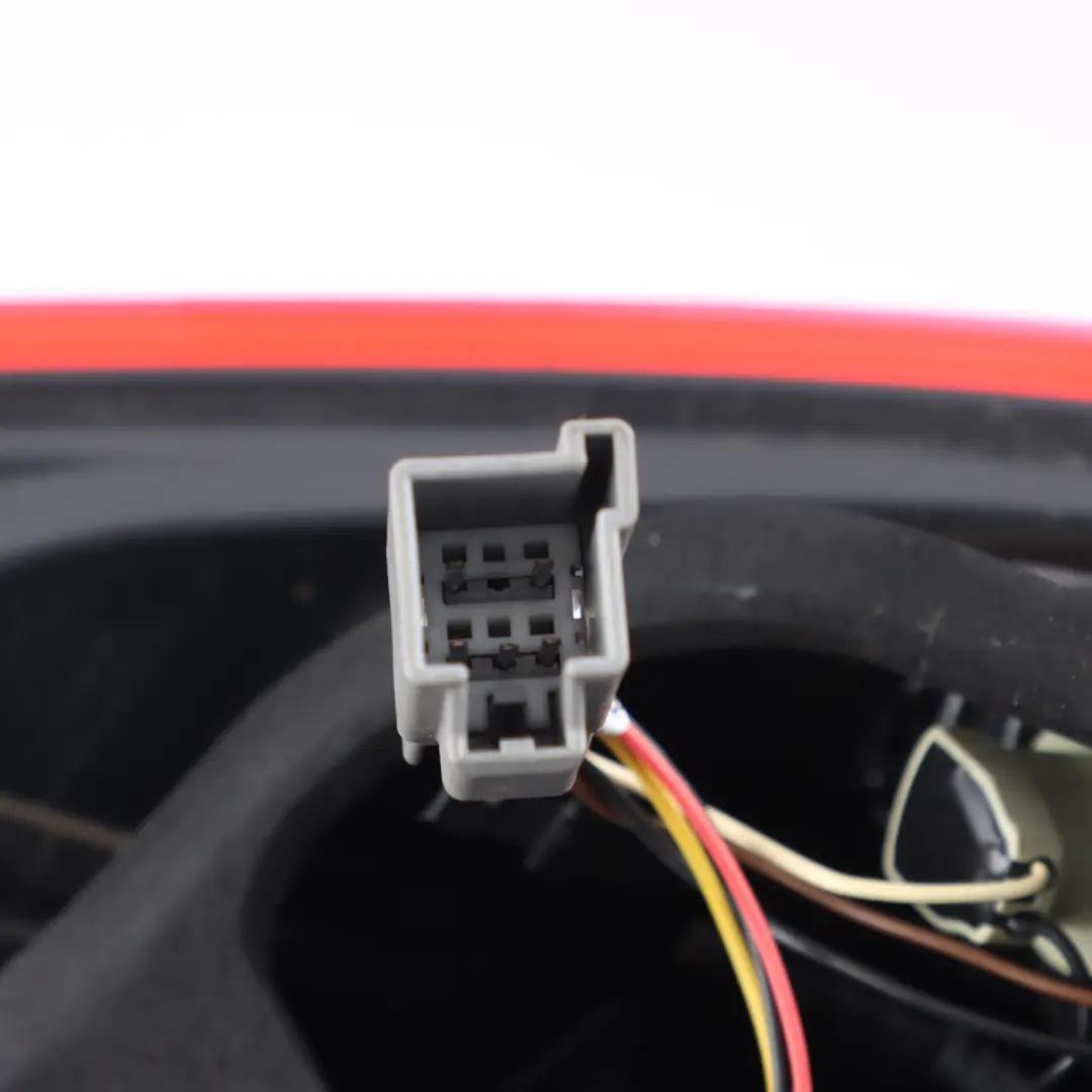 Feu Arrière Extérieur Gauche Côté Conducteur pour Ford Fiesta Mk7 à propos du numéro de pièce C1BB-13405-AE Ford Fiesta Mk7 Feu Arrière Extérieur Gauche Côté Conducteur - SKU C1BB-13405-AE - Numéro de pièce C1BB-13405-AE