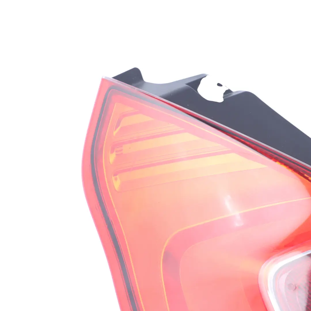 Luz Trasera Exterior Izquierda para Ford Fiesta Mk7 con número de pieza C1BB-13405-AE Ford Fiesta Mk7 Luz Trasera Exterior Izquierda - SKU C1BB-13405-AE - Número de pieza C1BB-13405-AE