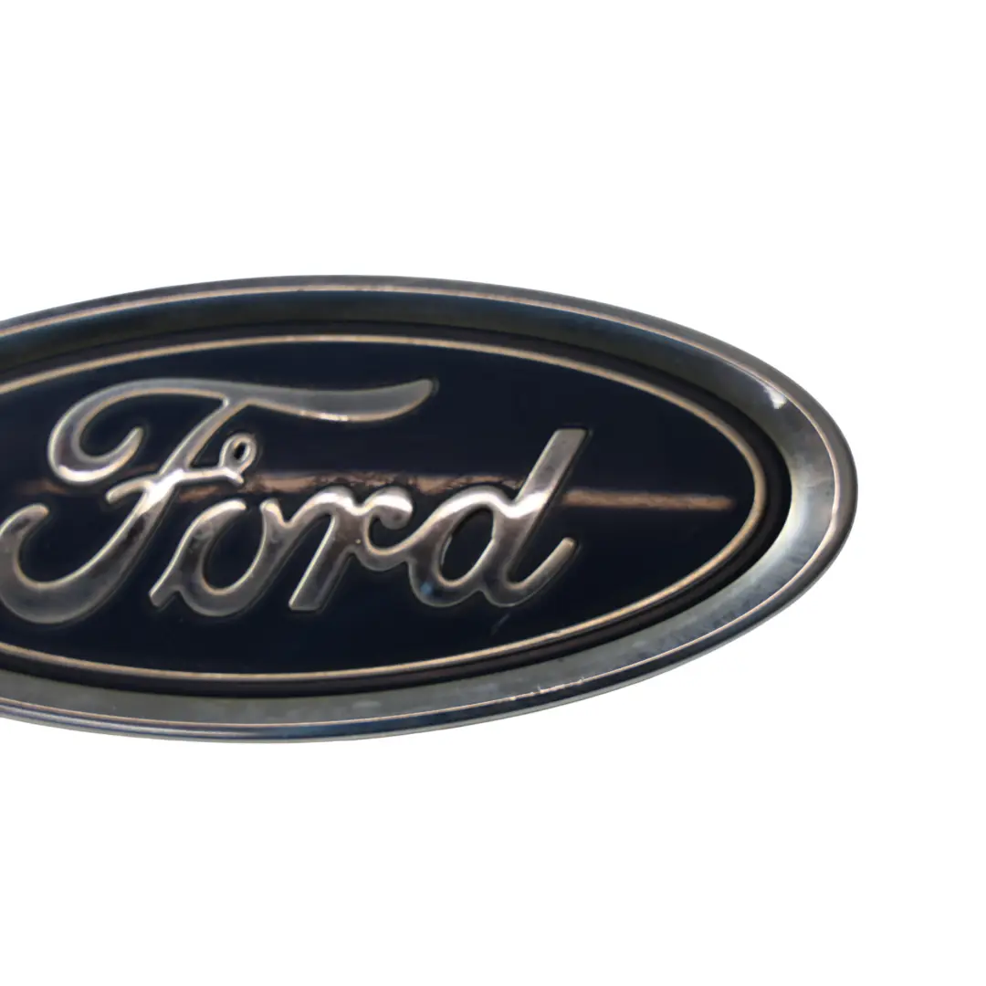 Ford Focus Mk3 Griglia Cofano Anteriore Emblema Distintivo Logo - SKU C1BB-8B262-AA - Numero di parte C1BB-8B262-AA