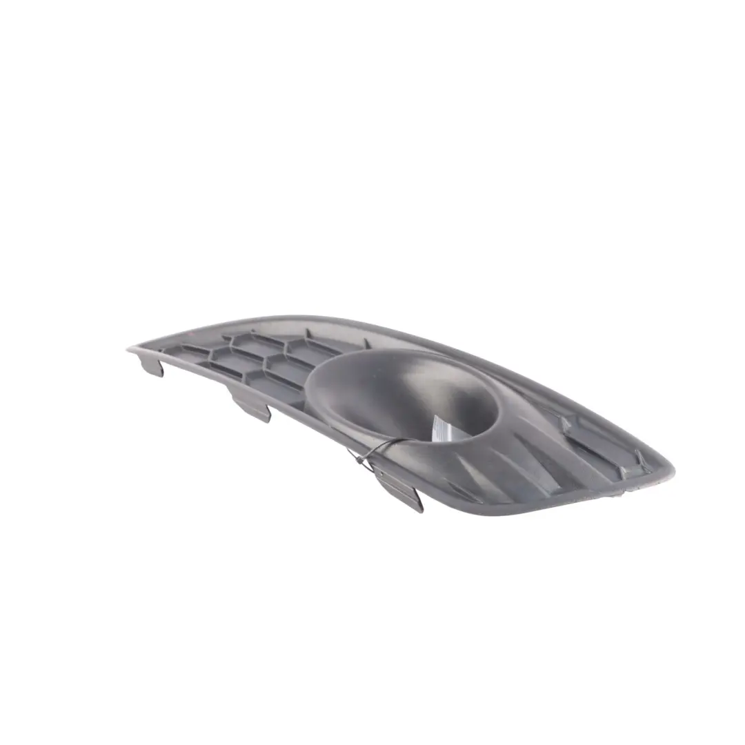 Kratka Lampy Przeciwmgielnej Przednia Lewa do Ford Fiesta MK7 o numerze C1BJ-15A222-BA Ford Fiesta MK7 Kratka Lampy Przeciwmgielnej Przednia Lewa - SKU C1BJ-15A222-BA - Numer Części C1BJ-15A222-BA
