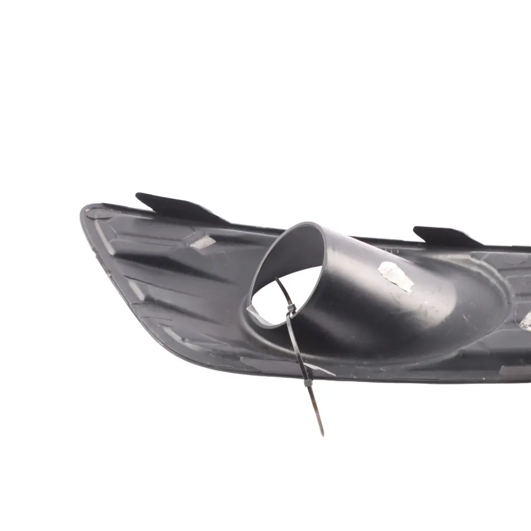 Kratka Lampy Przeciwmgielnej Przednia Lewa do Ford Fiesta MK7 o numerze C1BJ-15A222-BA Ford Fiesta MK7 Kratka Lampy Przeciwmgielnej Przednia Lewa - SKU C1BJ-15A222-BA - Numer Części C1BJ-15A222-BA