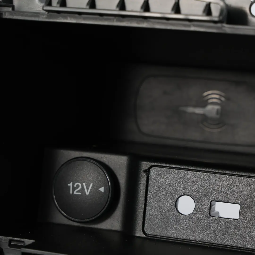 Ford Focus Mk3 Console Centrale Accoudoir Cuir Noir - SKU F1EB-A045C74-AG35B8 - Numéro de pièce F1EB-A045C74-AG35B8