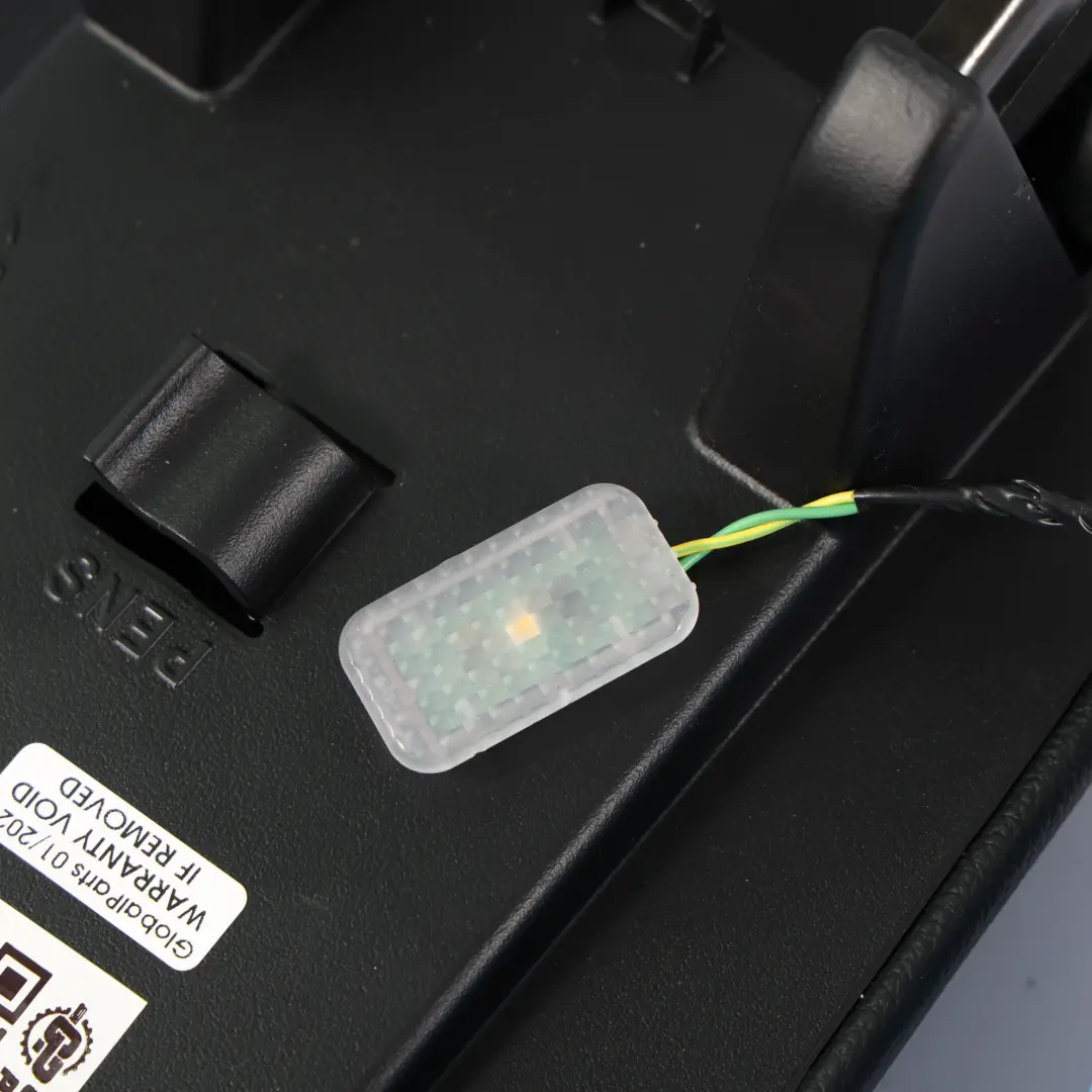 Ford Mustang Mk6 Mittelkonsole Armlehne Leder FR3B14D662R30XD - SKU FR3B-14D662-R30XD - Teilenummer FR3B-14D662-R30XD