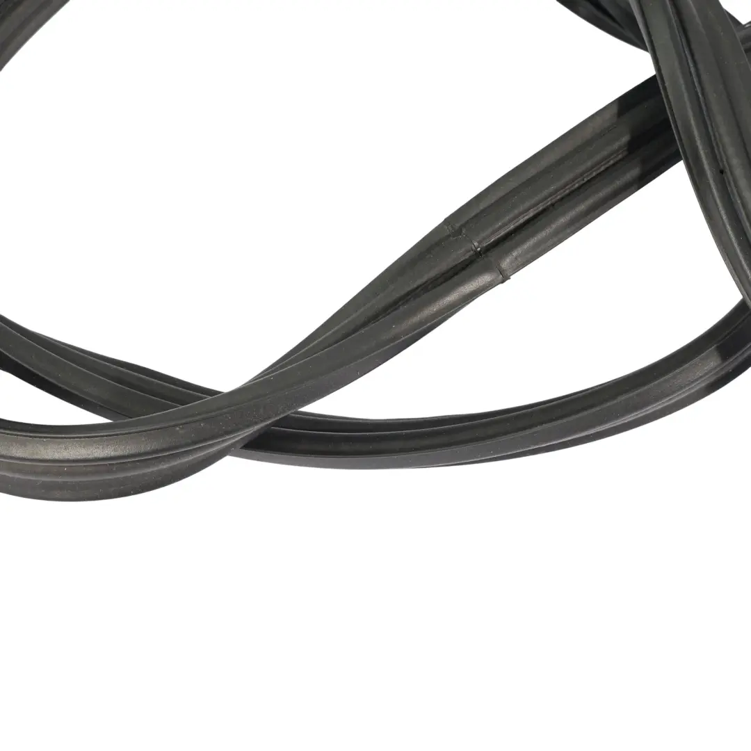 Guarnizione Posteriore Del Bagagliaio per Ford Mustang VI con numero di parte FR3B-63438A00-AC Ford Mustang VI Guarnizione Posteriore Del Bagagliaio - SKU FR3B-63438A00-AC - Numero di parte FR3B-63438A00-AC