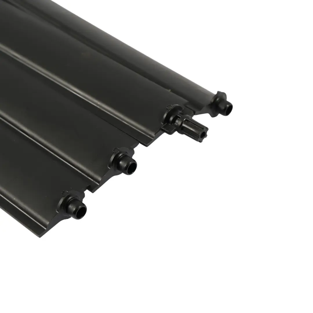 VW Volkswagen Amarok NF Distanziatore Attivo Per Griglia Protezione - SKU MB3B-8472-CA - Numero di parte MB3B-8472-CA