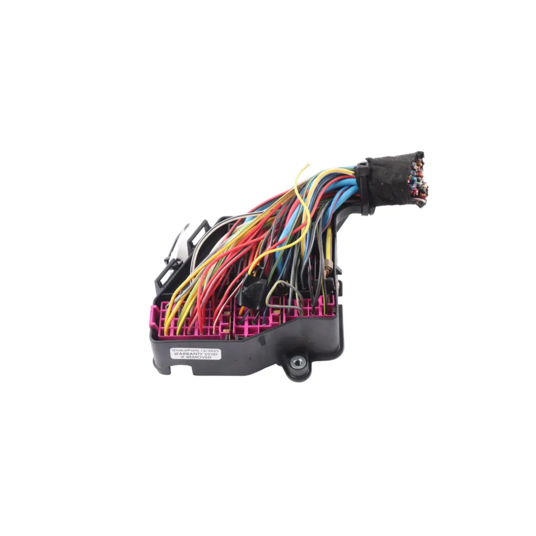 8L Fuse Box Control Module Relay Box to Audi S3 with Part number 8D2941824 Audi S3 8L Fuse Box Control Module Relay Box - SKU RHD-8D2941824-1 - Part number 8D2941824