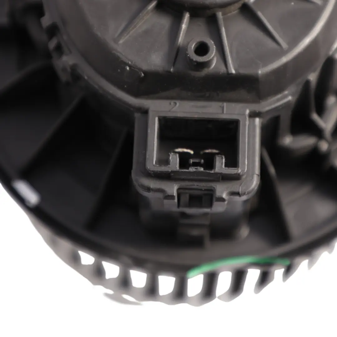 Heater Blower Air Fan Asembly Unit to Ford Fiesta Mk7 with Part number VP8E2H-18456-BB Ford Fiesta Mk7 Heater Blower Air Fan Asembly Unit - SKU RHD-VP8E2H-18456-BB - Part number VP8E2H-18456-BB