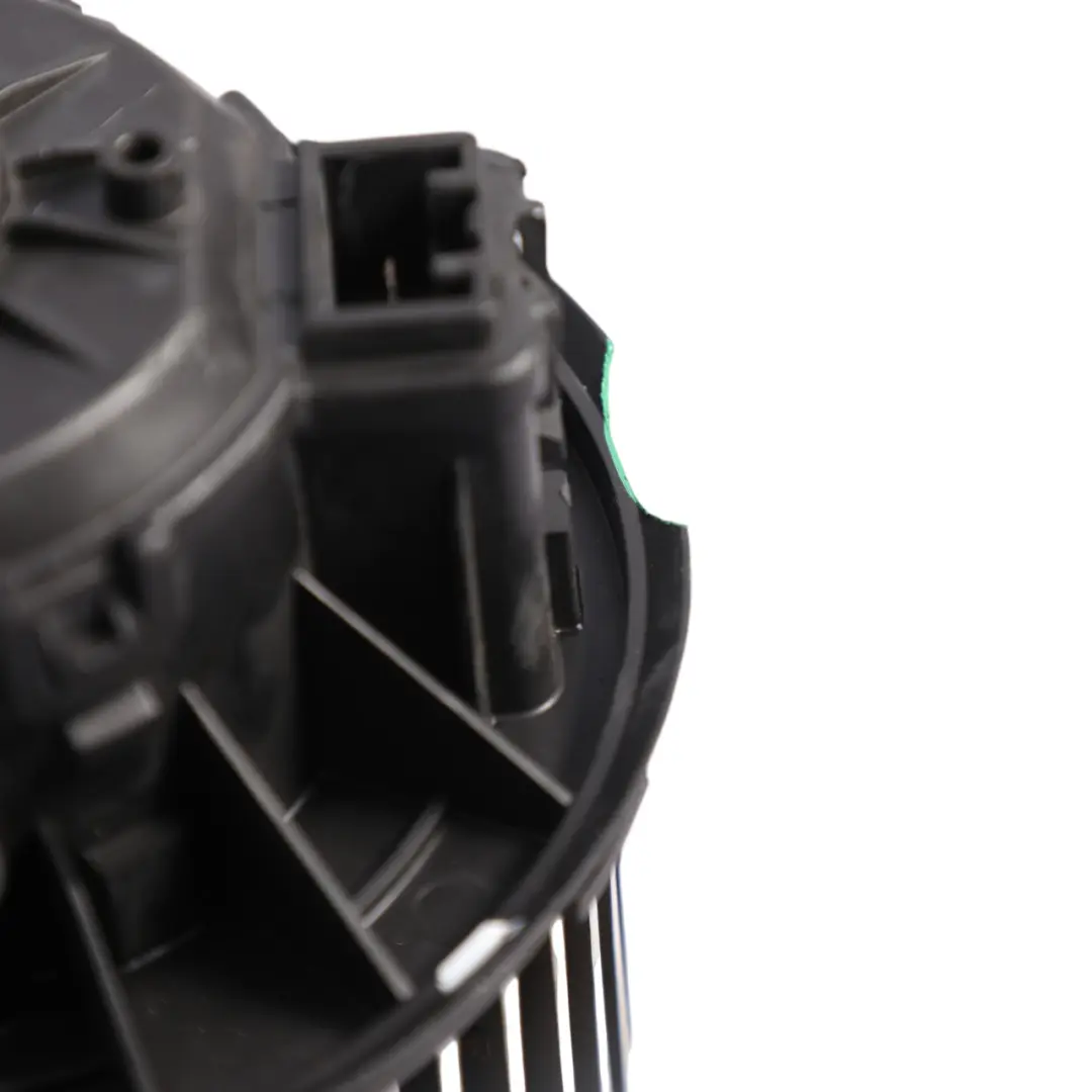 Heater Blower Air Fan Asembly Unit to Ford Fiesta Mk7 with Part number VP8E2H-18456-BB Ford Fiesta Mk7 Heater Blower Air Fan Asembly Unit - SKU RHD-VP8E2H-18456-BB - Part number VP8E2H-18456-BB