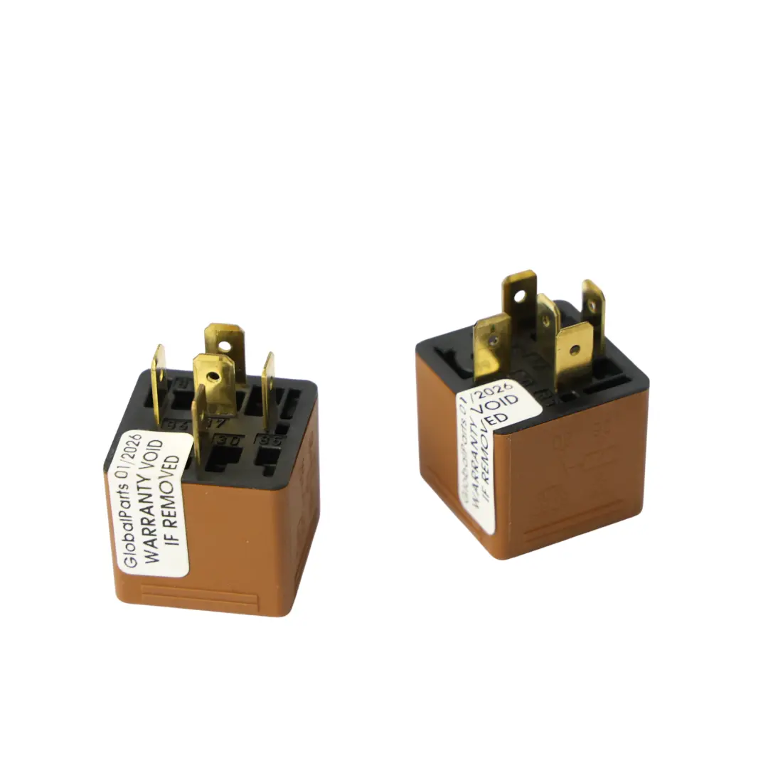 987C Tyco Fusibile Relè 12V 30A 5 Pin X2 Set per Porsche Cayman con numero di parte V23234-C0001-X006 Porsche Cayman 987C Tyco Fusibile Relè 12V 30A 5 Pin X2 Set - SKU V23234-C0001-X006 - Numero di parte V23234-C0001-X006
