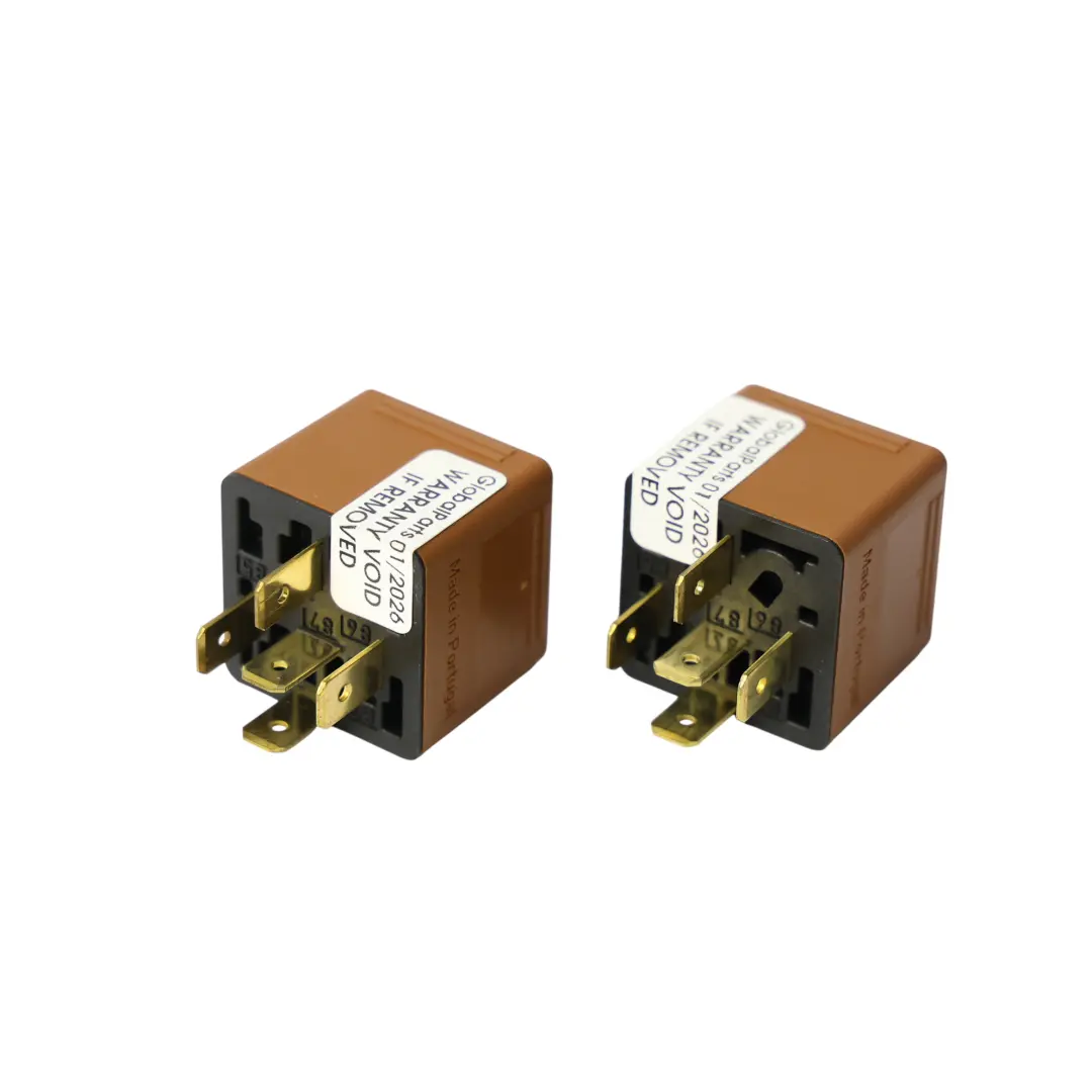 987C Tyco Fuse Relay 12V 30A 5 Pins X2 Set para Porsche Cayman con número de pieza V23234-C0001-X006 Porsche Cayman 987C Tyco Fuse Relay 12V 30A 5 Pins X2 Set - SKU V23234-C0001-X006 - Número de pieza V23234-C0001-X006