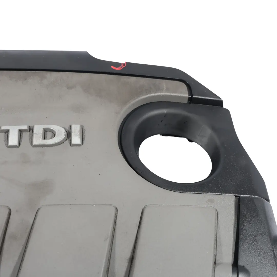 Motorabdeckung Verkleidung Isolierung für VW Golf VI 6 Polo 6R 1.6 TDI mit Teilenummer 03L103925B VW Golf VI 6 Polo 6R 1.6 TDI Motorabdeckung Verkleidung Isolierung - SKU 03L103925B - Teilenummer 03L103925B