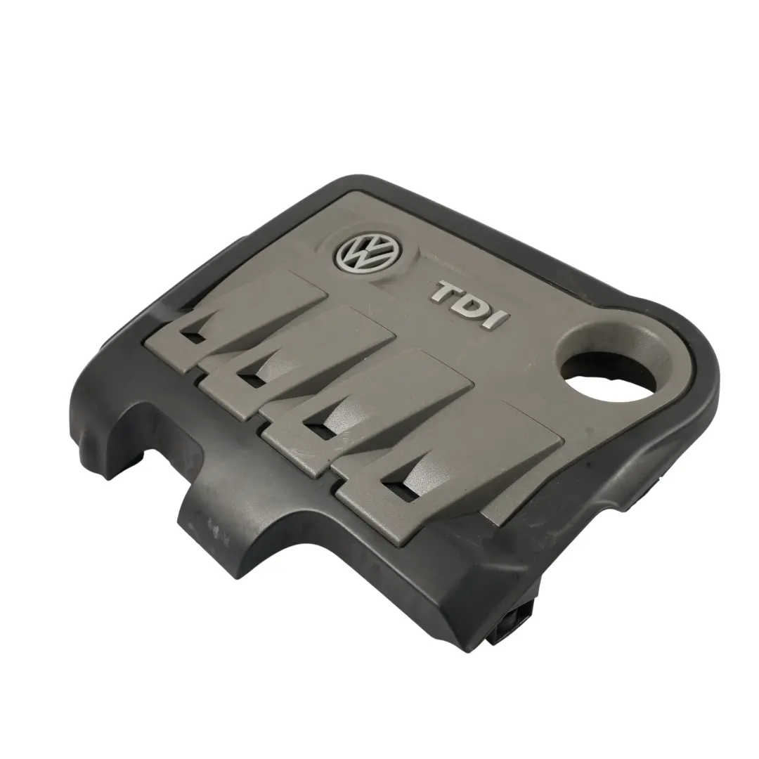 Górna Pokrywa Silnika do Volkswagen VW Sharan Diesel 2.0 TDI o numerze 03L103925R Volkswagen VW Sharan Diesel 2.0 TDI Górna Pokrywa Silnika - SKU 03L103925R - Numer Części 03L103925R