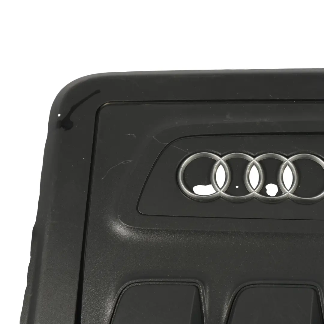 Pannello Isolante Superiore Del Cofano Motore 2.0 TDI per Audi A3 8P con numero di parte 03L103925S Audi A3 8P Pannello Isolante Superiore Del Cofano Motore 2.0 TDI - SKU 03L103925S-1 - Numero di parte 03L103925S