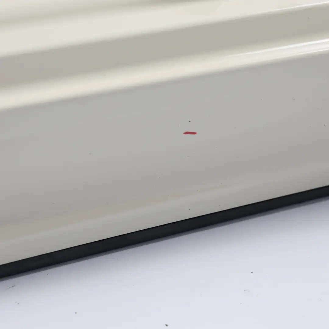 Puerta Derecha Embellecedor Lateral Faldón Pepper White - 850 para Mini R56 R57 JCW con número de pieza 0404114 Mini R56 R57 JCW Puerta Derecha Embellecedor Lateral Faldón Pepper White - 850 - SKU 0404114-PW - Número de pieza 0404114