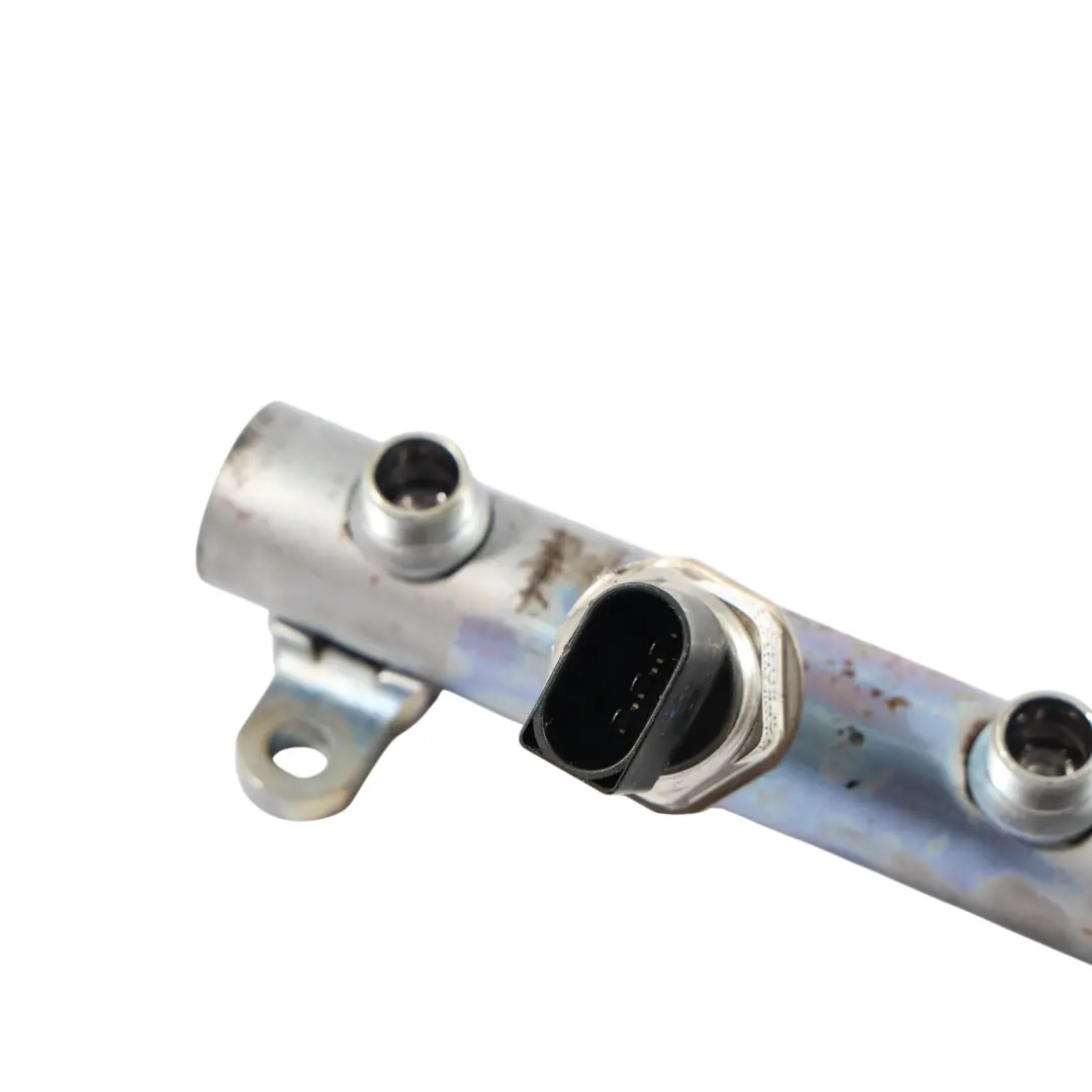 Rail Left N/S Diesel to Audi A4 B8 3.0 TDI CAPA Fuel Injection with Part number 059130089AJ Audi A4 B8 3.0 TDI CAPA Fuel Injection Rail Left N/S Diesel - SKU 059130089AJ - Part number 059130089AJ
