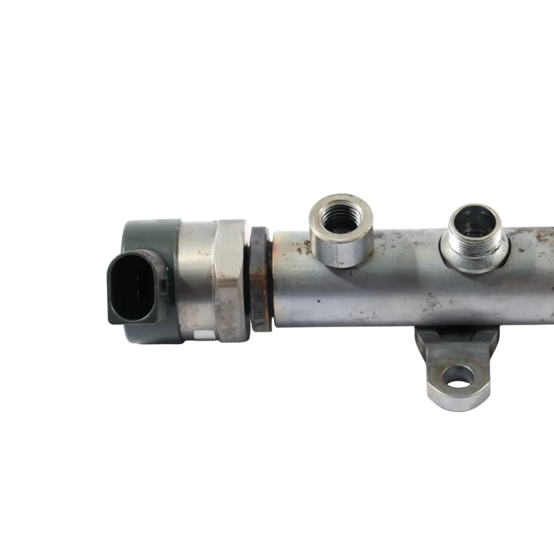 Kraftstoffeinspritzleiste Rechts Diesel für Audi A4 B8 3.0 TDI CAPA mit Teilenummer 059130090AJ Audi A4 B8 3.0 TDI CAPA Kraftstoffeinspritzleiste Rechts Diesel - SKU 059130090AJ - Teilenummer 059130090AJ