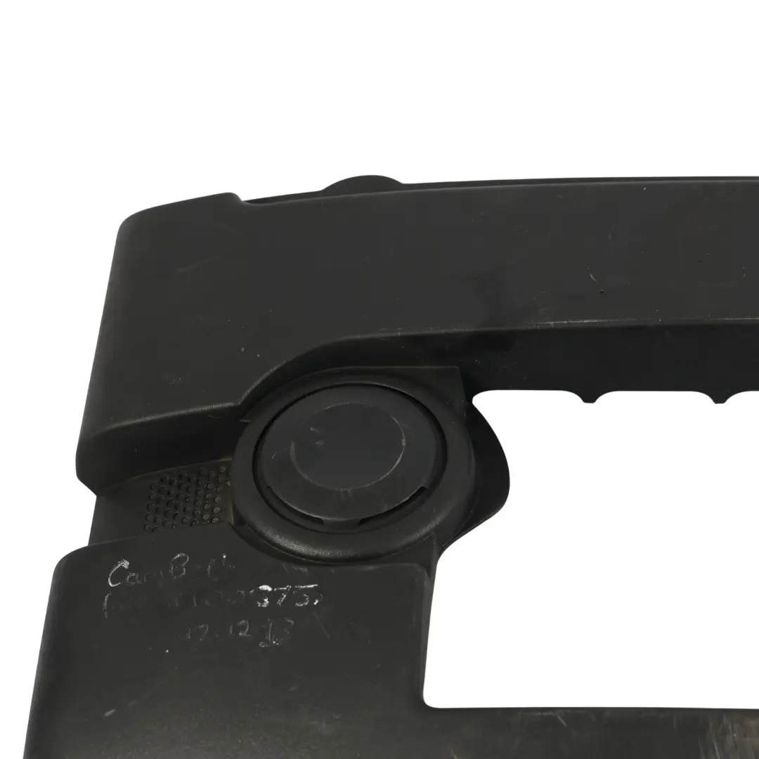 Panneau D'Habillage Supérieur 1.6 Petrol Engine pour Audi A3 8P à propos du numéro de pièce 06A103925CE Audi A3 8P Panneau D'Habillage Supérieur 1.6 Petrol Engine - SKU 06A103925CE - Numéro de pièce 06A103925CE