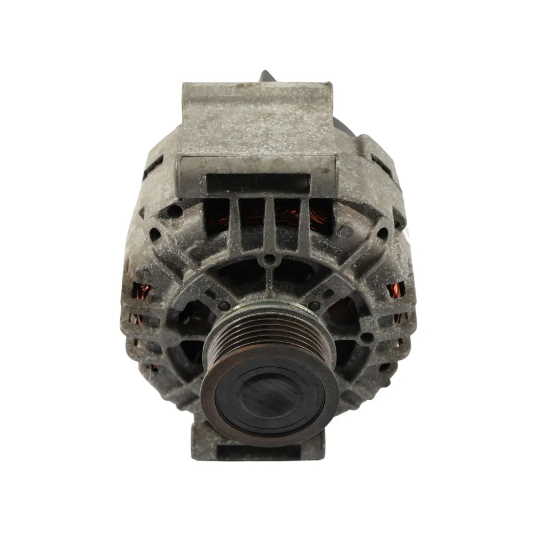 Alternator Generator 140A 14V B do Audi A4 B7 1.8 2.0 Benzyna o numerze 06D903016A Audi A4 B7 1.8 2.0 Benzyna Alternator Generator 140A 14V B - SKU 06D903016A - Numer Części 06D903016A