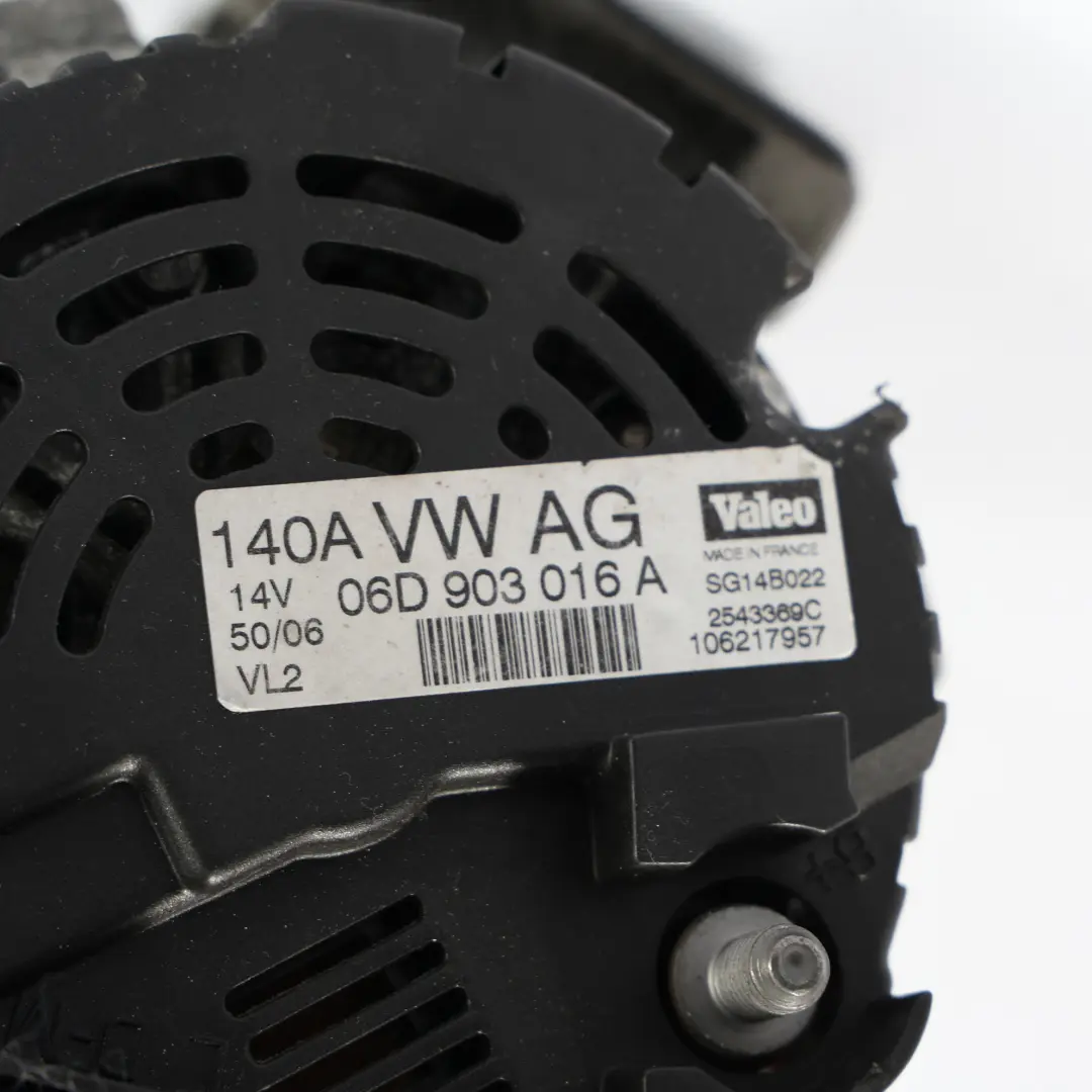 Alternateur Générateur 140A 14V 1.8 2.0 Petrol Engine B pour Audi A4 B7 à propos du numéro de pièce 06D903016A Audi A4 B7 Alternateur Générateur 140A 14V 1.8 2.0 Petrol Engine B - SKU 06D903016A - Numéro de pièce 06D903016A