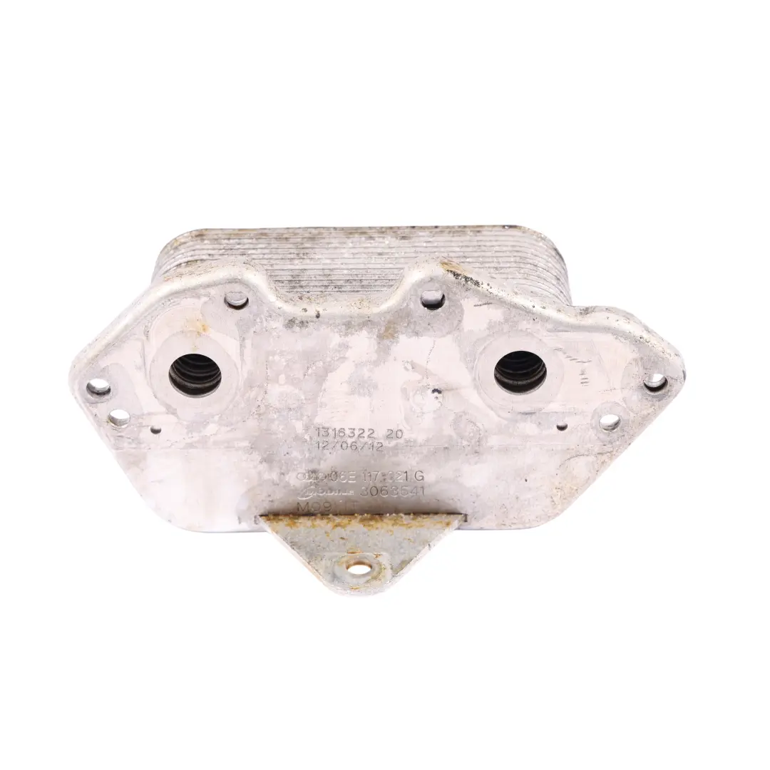 Audi A4 B8 A5 8T A6 C7 Chłodnica Oleju - SKU 06E117021G - Numer Części 06E117021G