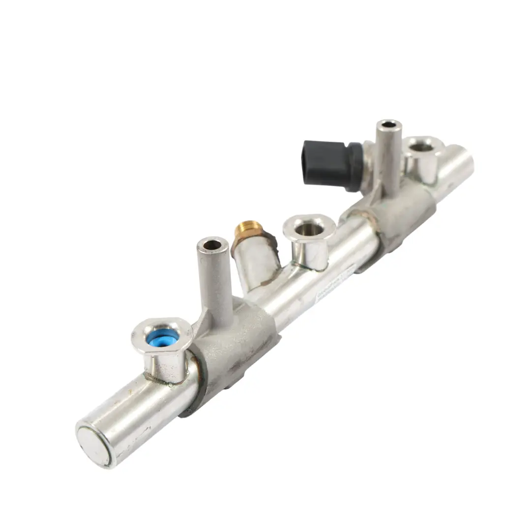 Kraftstoff Einspritz Leiste Links 3.0 TFSI Benzin 06E130089AF für Audi A4 B8 A6 C7 mit Teilenummer 06E130089AC Audi A4 B8 A6 C7 Kraftstoff Einspritz Leiste Links 3.0 TFSI Benzin 06E130089AF - SKU 06E130089AC - Teilenummer 06E130089AC