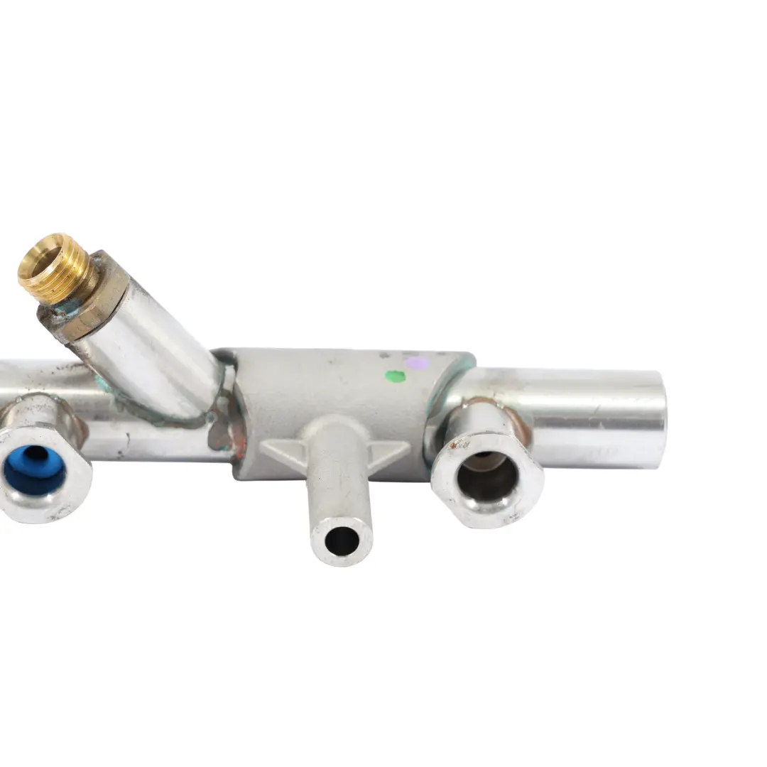 Audi A4 B8 A6 C7 Kraftstoff Verteiler Rechts Seite 3.0 TFSI Benzin 06E130090AJ - SKU 06E130090AF - Teilenummer 06E130090AF