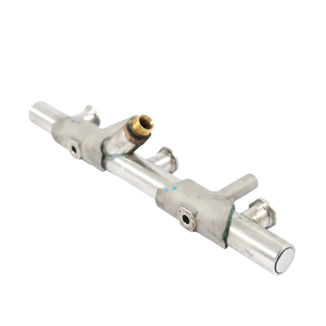 Rail Lato Destro 3.0 TFSI Benzina 06E130090AJ per Audi A4 B8 A6 C7 Fuel con numero di parte 06E130090AF Audi A4 B8 A6 C7 Fuel Rail Lato Destro 3.0 TFSI Benzina 06E130090AJ - SKU 06E130090AF - Numero di parte 06E130090AF