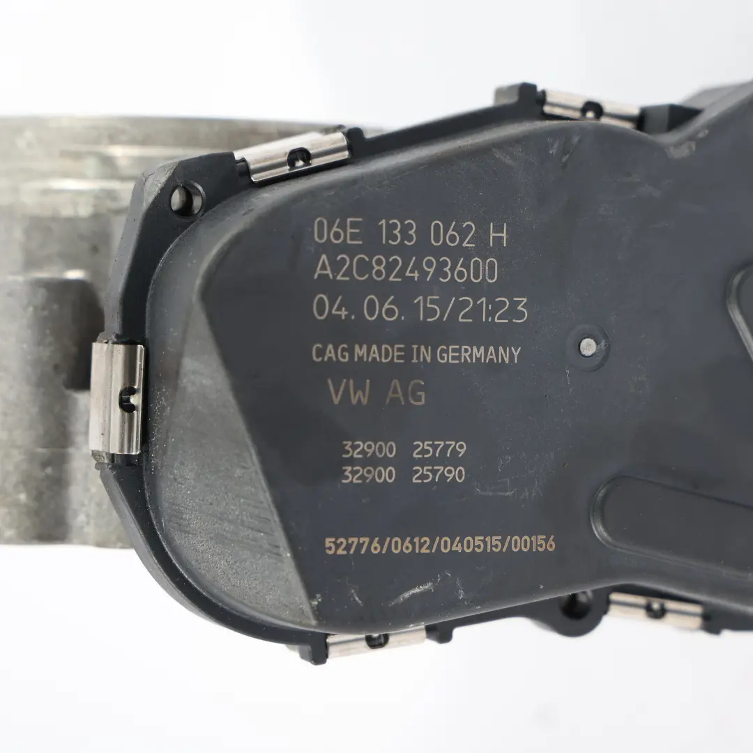 Corpo Farfallato Aspirazione Aria 3.0 Benzina per Audi A4 S4 B8 con numero di parte 06E133062H Audi A4 S4 B8 Corpo Farfallato Aspirazione Aria 3.0 Benzina - SKU 06E133062H - Numero di parte 06E133062H