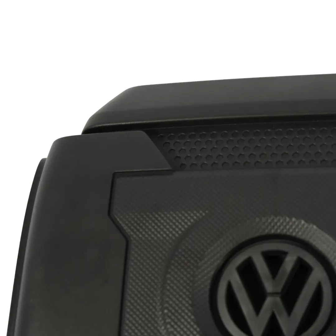 Pannello Copertura Superiore Motore 2.0 TSI Benzina per VW Golf Mk7 con numero di parte 06K103925G VW Golf Mk7 Pannello Copertura Superiore Motore 2.0 TSI Benzina - SKU 06K103925G - Numero di parte 06K103925G