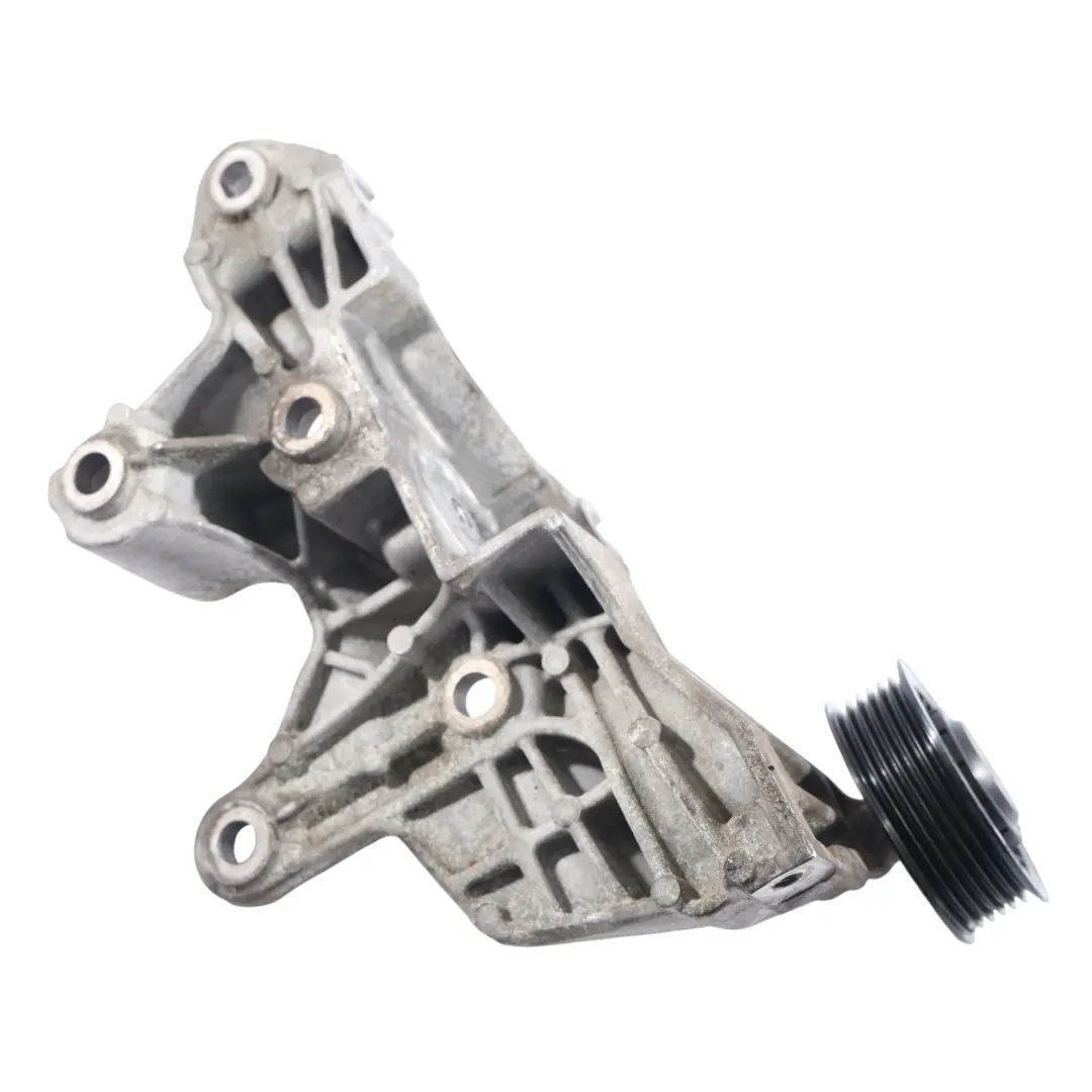 Supporto Puleggia Tendicinghia Alternatore OM608 per Mercedes W415 con numero di parte 117109168R Mercedes W415 Supporto Puleggia Tendicinghia Alternatore OM608 - SKU 117109168R - Numero di parte 117109168R